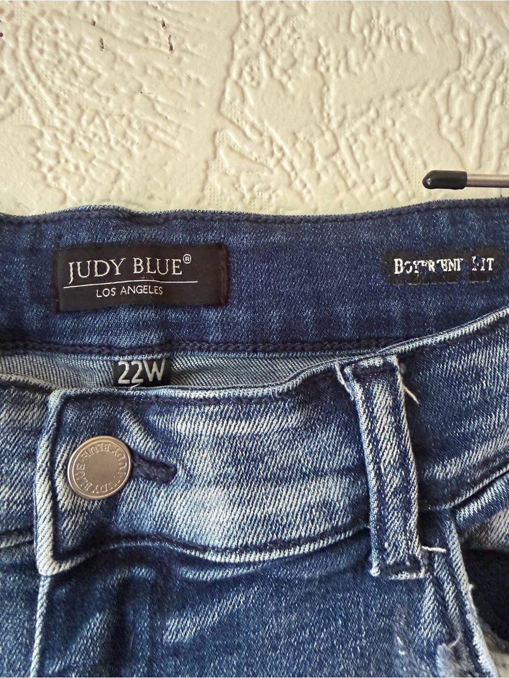Judy blue boyfriend fit light wash jeans size 22w - Picture 2 of 4